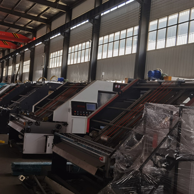 Laminator φλαούτων 1300x1250mm ημι αυτόματος πίνακας εγγράφου μηχανών ενιαίος ζαρωμένος πλευρά