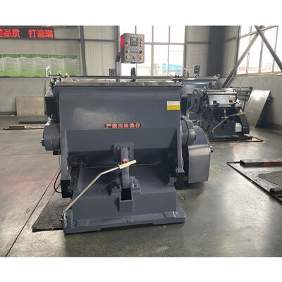 380V50Hz τροφοδοσία ηλεκτρικής ενέργειας κυματοειδής χαρτόνι πετσέτα μηχανή κοπής σχεδιασμένη με συσκευή Chint και τεχνολογία κοπής πετσέτας