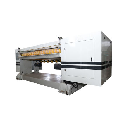 Μεγιστή ταχύτητα μηχανήματος 100mmin Γραμμή παραγωγής κυματοειδούς χαρτονιού Ελεγχόμενο από υπολογιστή ελικοειδές διασταυρωτικό κοπτήρα και μέγιστο βάρος 3500kg NC κοπτήρα