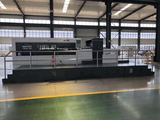 24.5KW περιστροφική ζαρωμένη τεμαχίζοντας μηχανή χαρτοκιβωτίων για τα κιβώτια